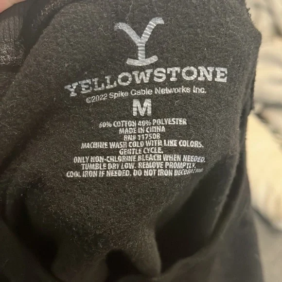 Yellowstone Cropped‎ Sweater - Picture 5 of 5